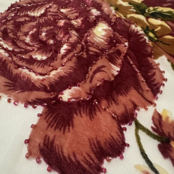 Vintage Womens White Silk Velvet Floral Triangle Shawl w/ Fringe – 74” x 42” - Picture 7 of 13